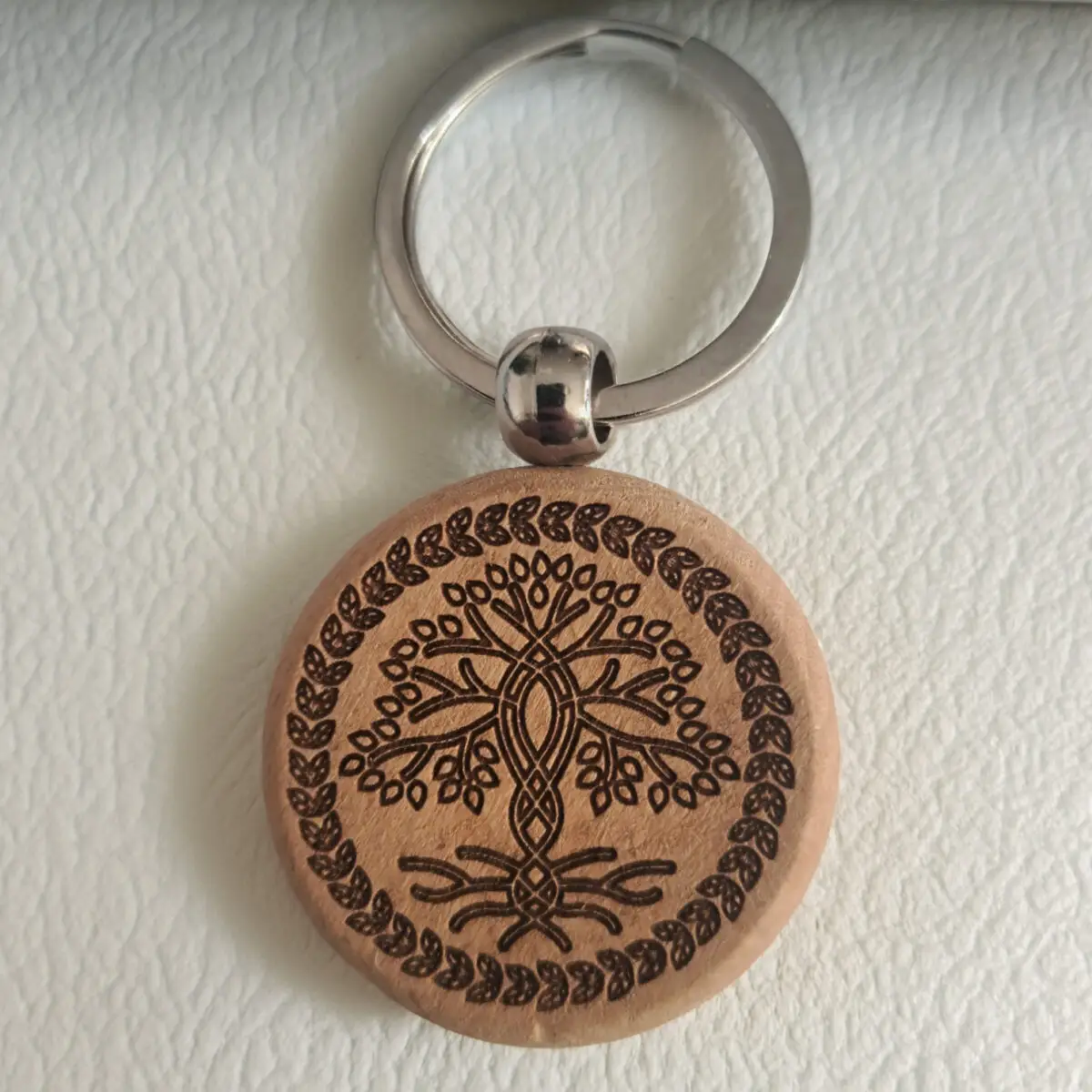 Porte‑clé rond en bois clair – Personnalisable en ligne